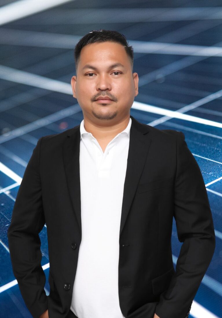 800 x 1159 writeshop solar profile_puti 800 x 1159 writeshop solar profile_puti